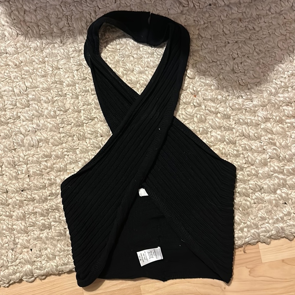 Black knit crop top